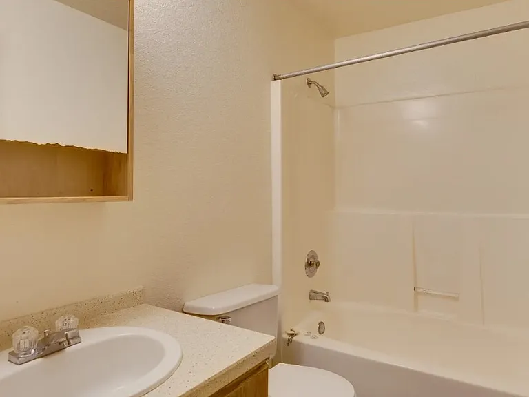 Evergreen Residences — Photo 18