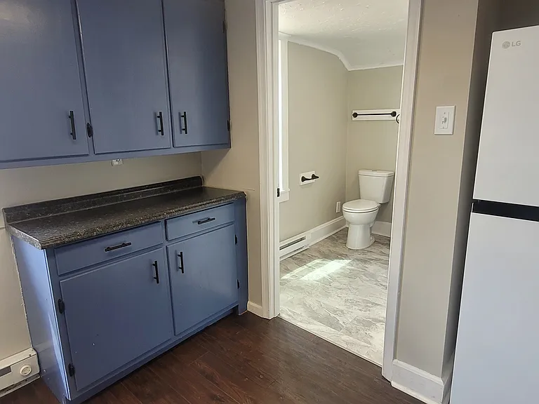 21 Pine St #4 — Photo 5