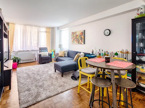 200 East 89th Street image 1 of 9