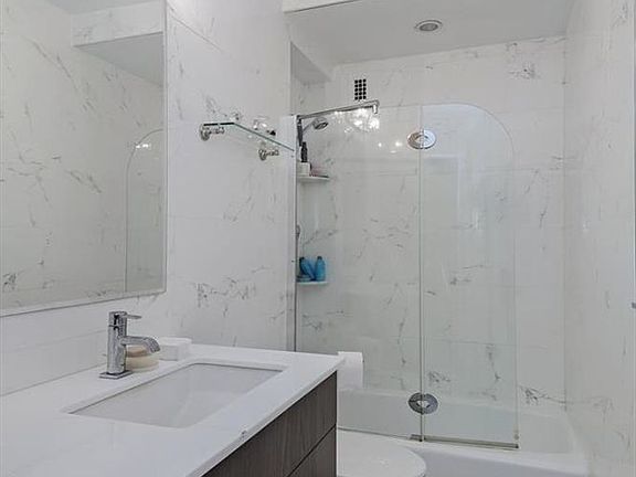 4th image of 77 W 55th St APT 16K