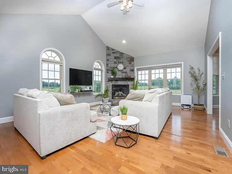 1458 Highfield Ct — Photo 7