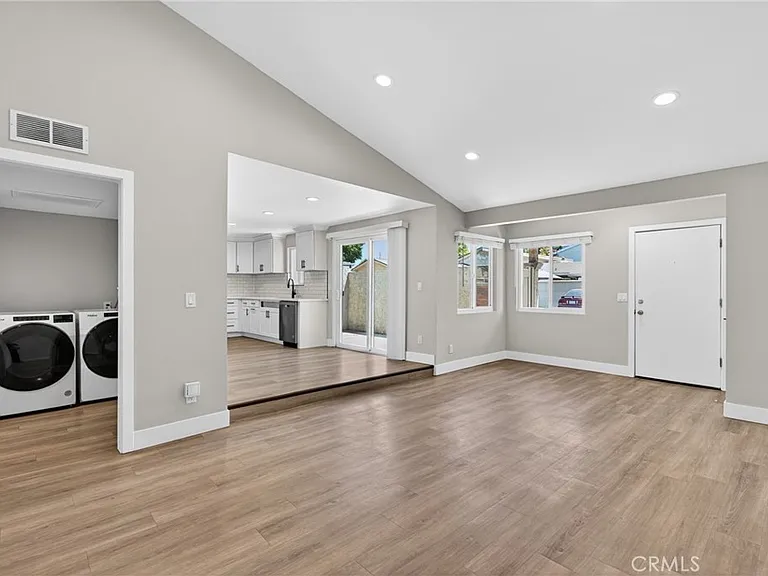 8416 Burnet Ave #7 — Photo 5