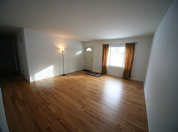 4th image of 3014 Everglade Ave