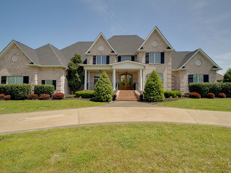 1st image of 105 Rose Garden Ct