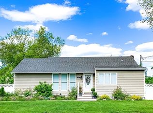 797 Fulton Ave, Bohemia, NY 11716