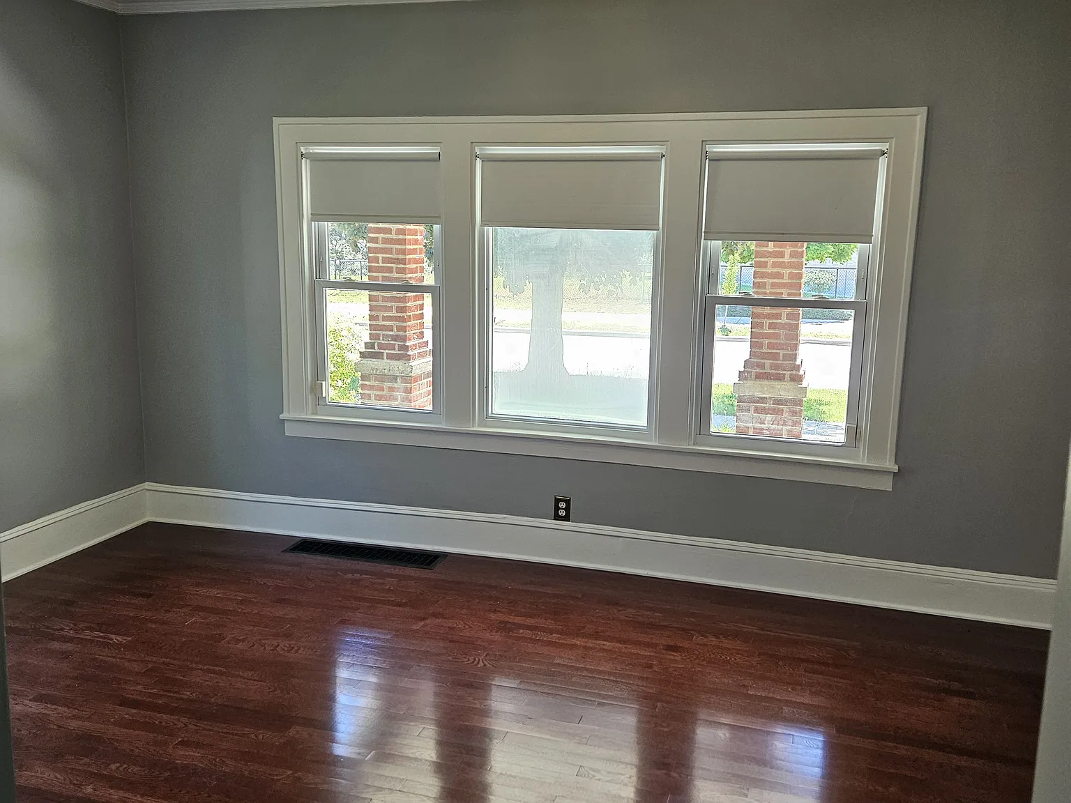 117 Hastings St NE — Photo 1