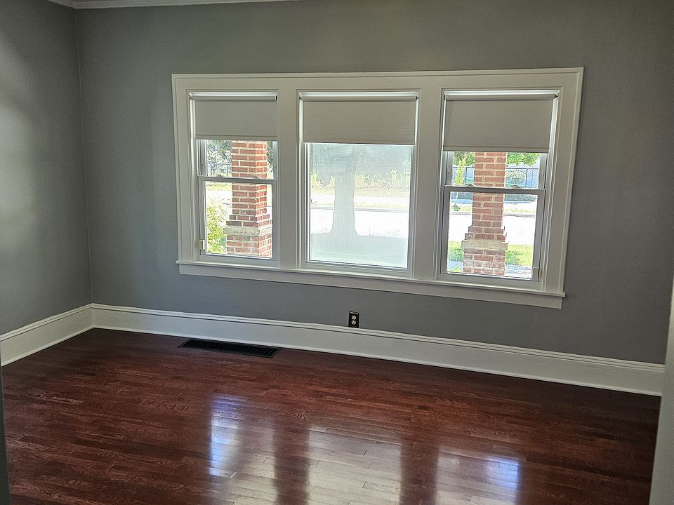 1st image of 117 Hastings St NE #1