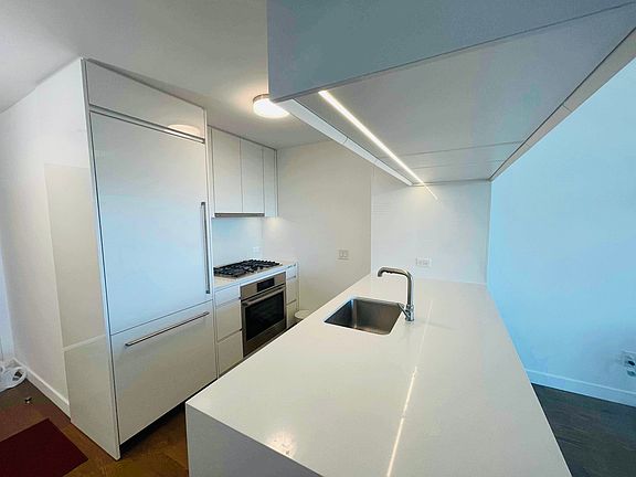 5th image of 99 Hudson St Unit 2403