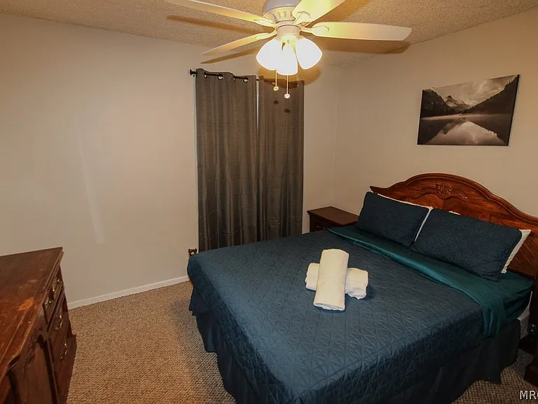 370 Victoria Ln — Photo 8