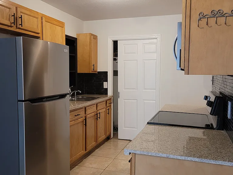 3106 Prospect St — Photo 4