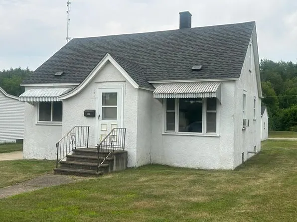 622 4th St, Nashwauk, MN 55769