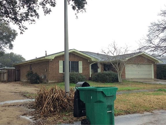 3rd image of 1005 Garden St