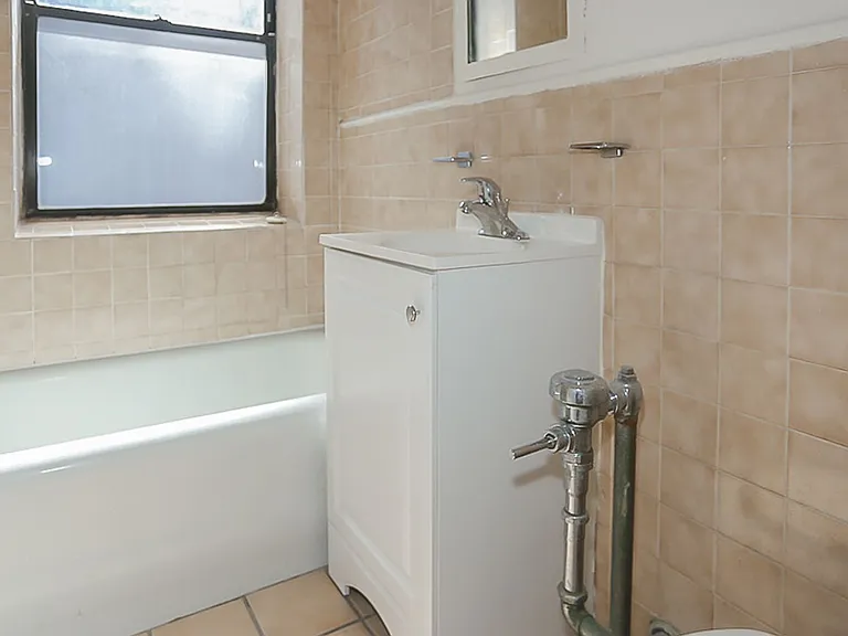 540 W. Briar — Photo 11