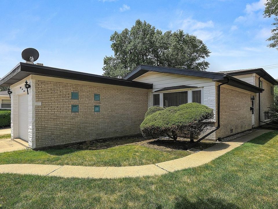 1st image of 8916 Kolmar Ave