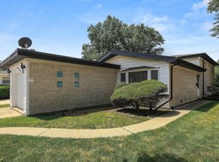 8916 Kolmar Ave, Skokie, IL 60076