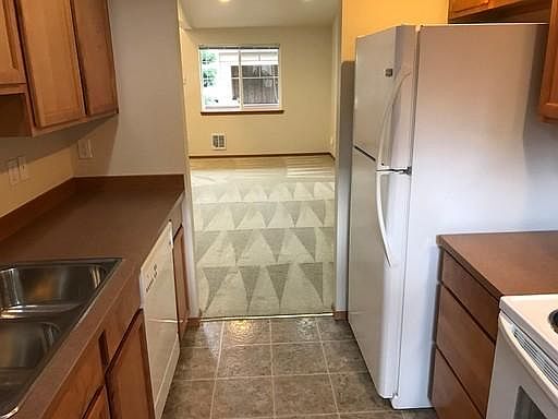 5th image of 18222 Smokey Point Blvd Unit 2