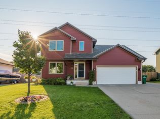 185 Burr Oak Blvd, Pleasant Hill, IA 50327