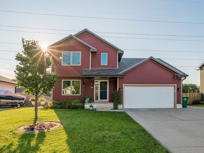 185 Burr Oak Blvd, Pleasant Hill, IA, 50327
