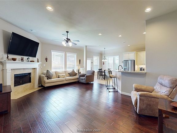 3rd image of 2525 Kimbolton Dr