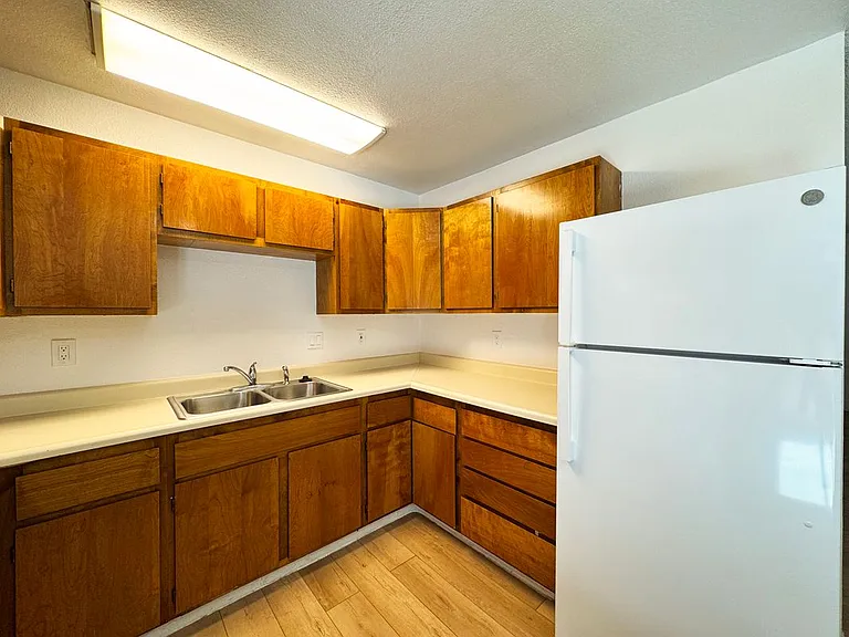 2148 Primrose Dr #1 — Photo 8