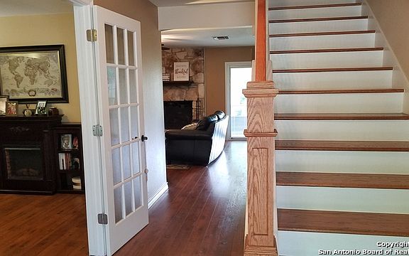 5th image of 2511 Hunters Green St