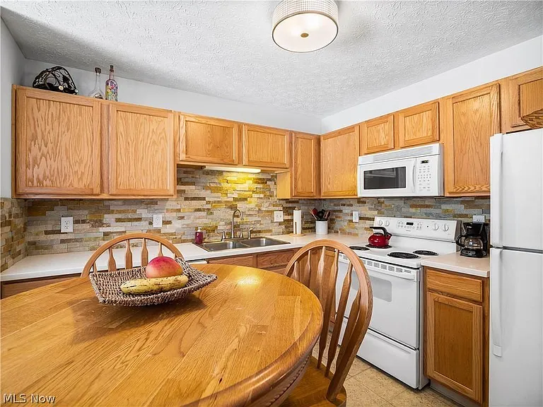 380 Angela Ln #380 — Photo 14