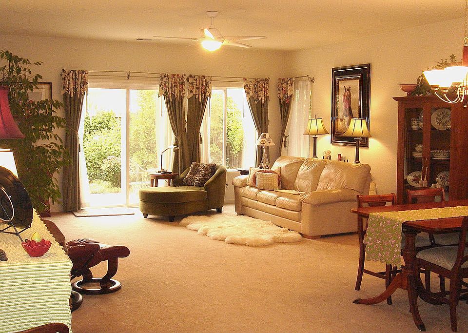 Bright Grand-Room