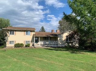 12643 Forest Rd, Burton, OH 44021