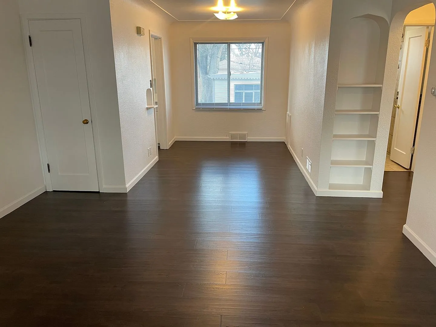 Now Taking Applications: Charming Newly Renovated 3-Bedroom Home! — Photo 3