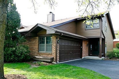 1st image of 102 Prairie Dr #102
