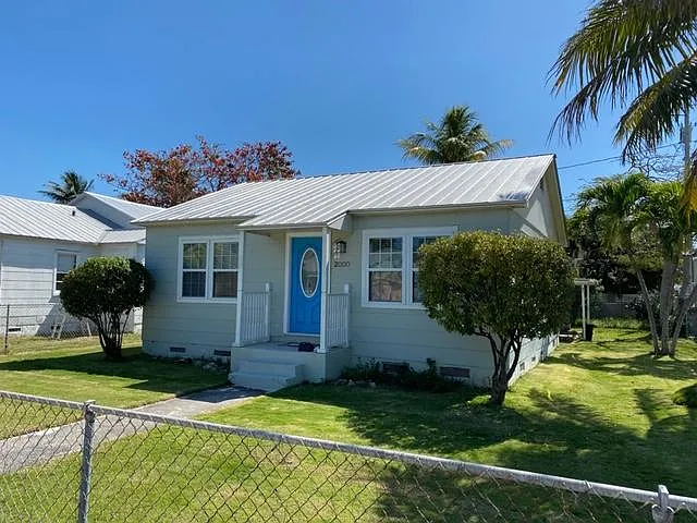 2000 Fogarty Ave — Photo 1