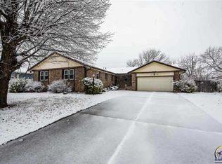 1919 SW Arrowhead Rd, Topeka, KS 66604