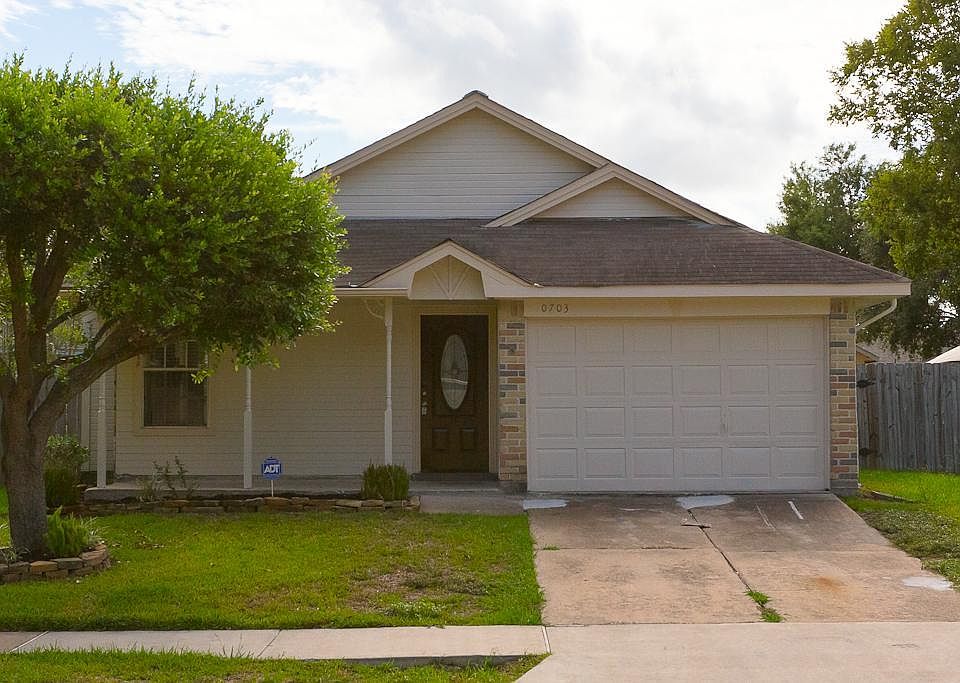 1st image of 10703 Grand Pines Dr