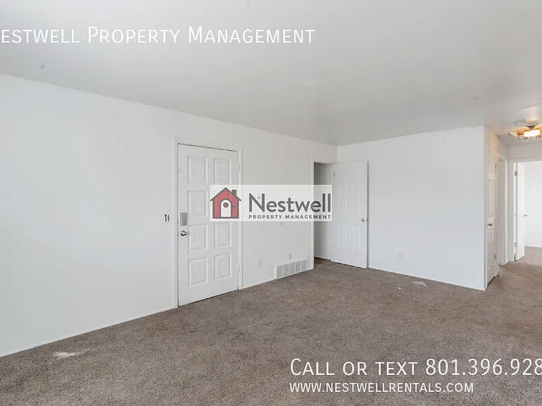 1881 W Lake Park Dr #4 — Photo 7