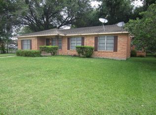 1820 Sam Houston Dr, Victoria, TX 77901