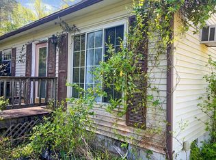 10982 General Puller Hwy, Hartfield, VA 23071