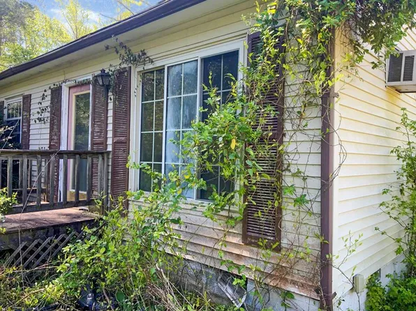 10982 General Puller Hwy, Hartfield, VA 23071