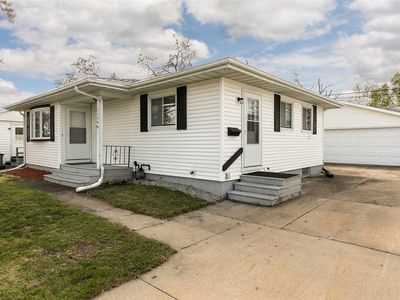 1135 Dover St NE, Cedar Rapids, IA, 52402