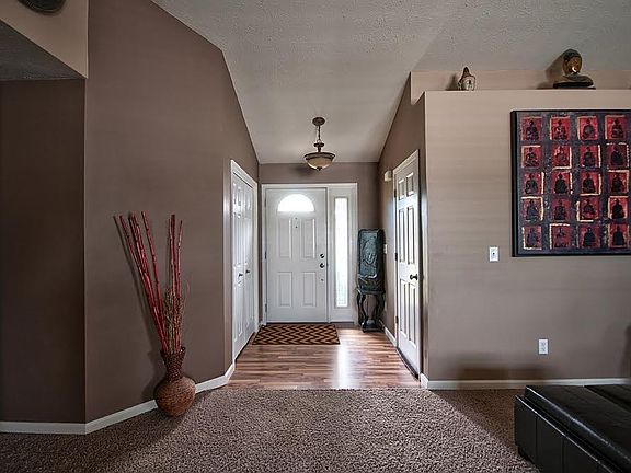3rd image of 57429 Emerald Chase Ln