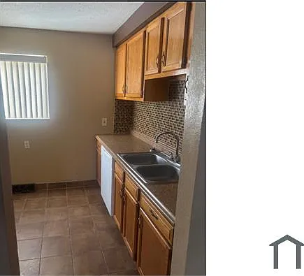 4958 Caroline Dr #15 — Photo 4
