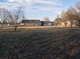 26454 Bartlett Rd, Henryetta, OK 74437