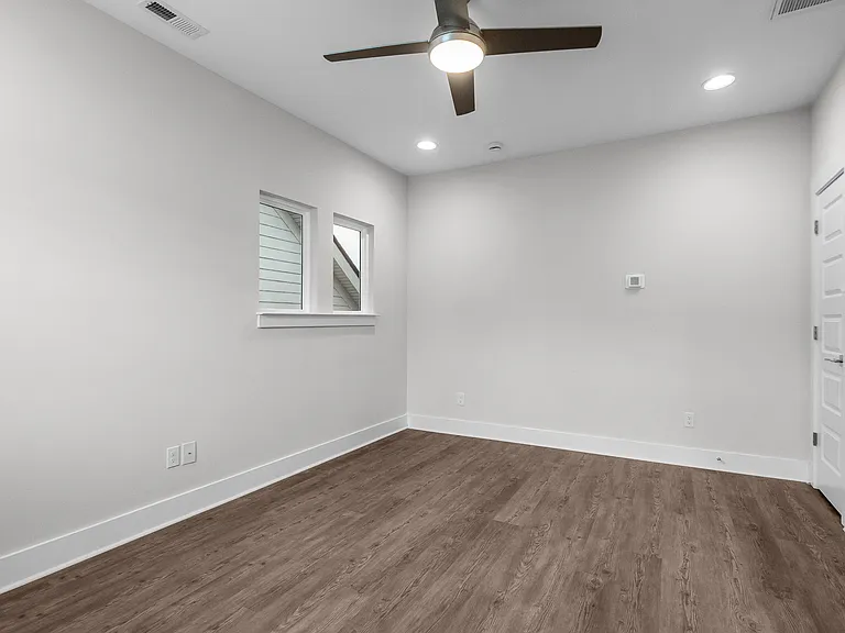 570 W End Dr — Photo 51