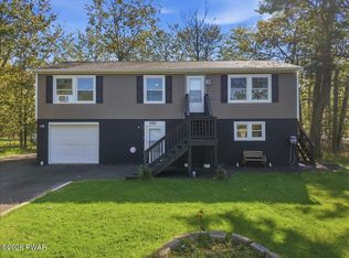 1120 Knollwood Dr, Tobyhanna, PA 18466