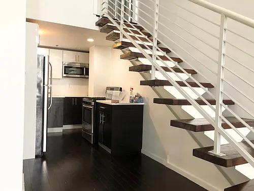728 Market St #302 Photo 1
