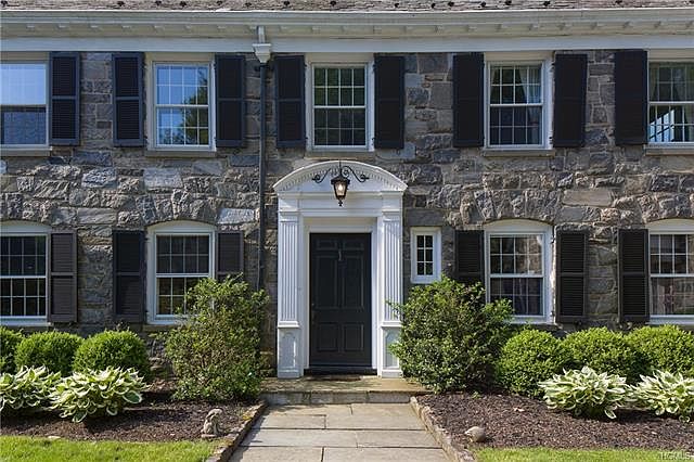 1st image of 20 Rock Hill Way