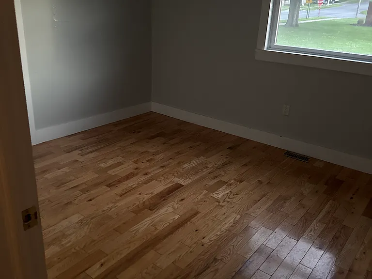 35 E Oneida St — Photo 6