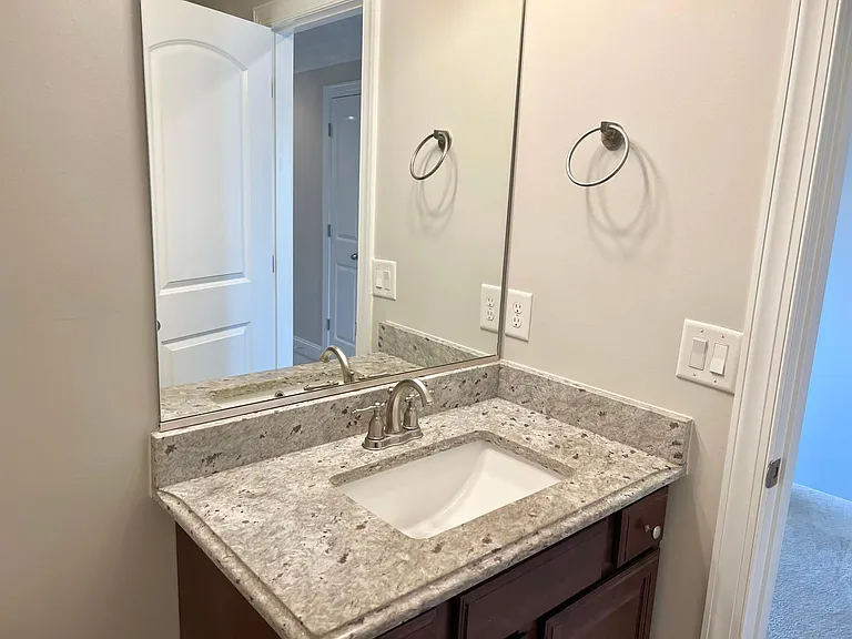 705 Piedmont Crossing Dr — Photo 9