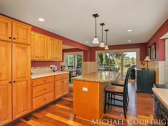 4th image of 6295 N Noffke Dr