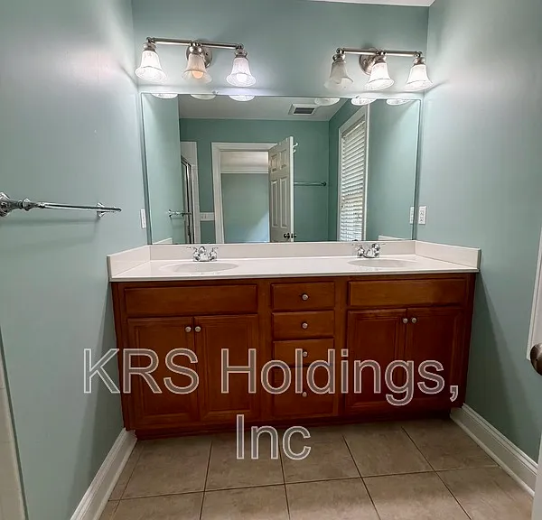 1950 Tudor Ct — Photo 10