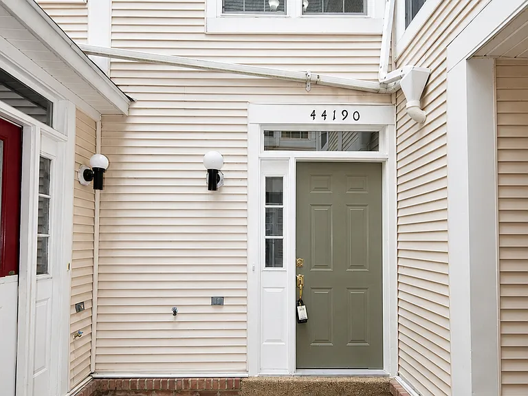 44190 Mossy Brook Sq — Photo 29